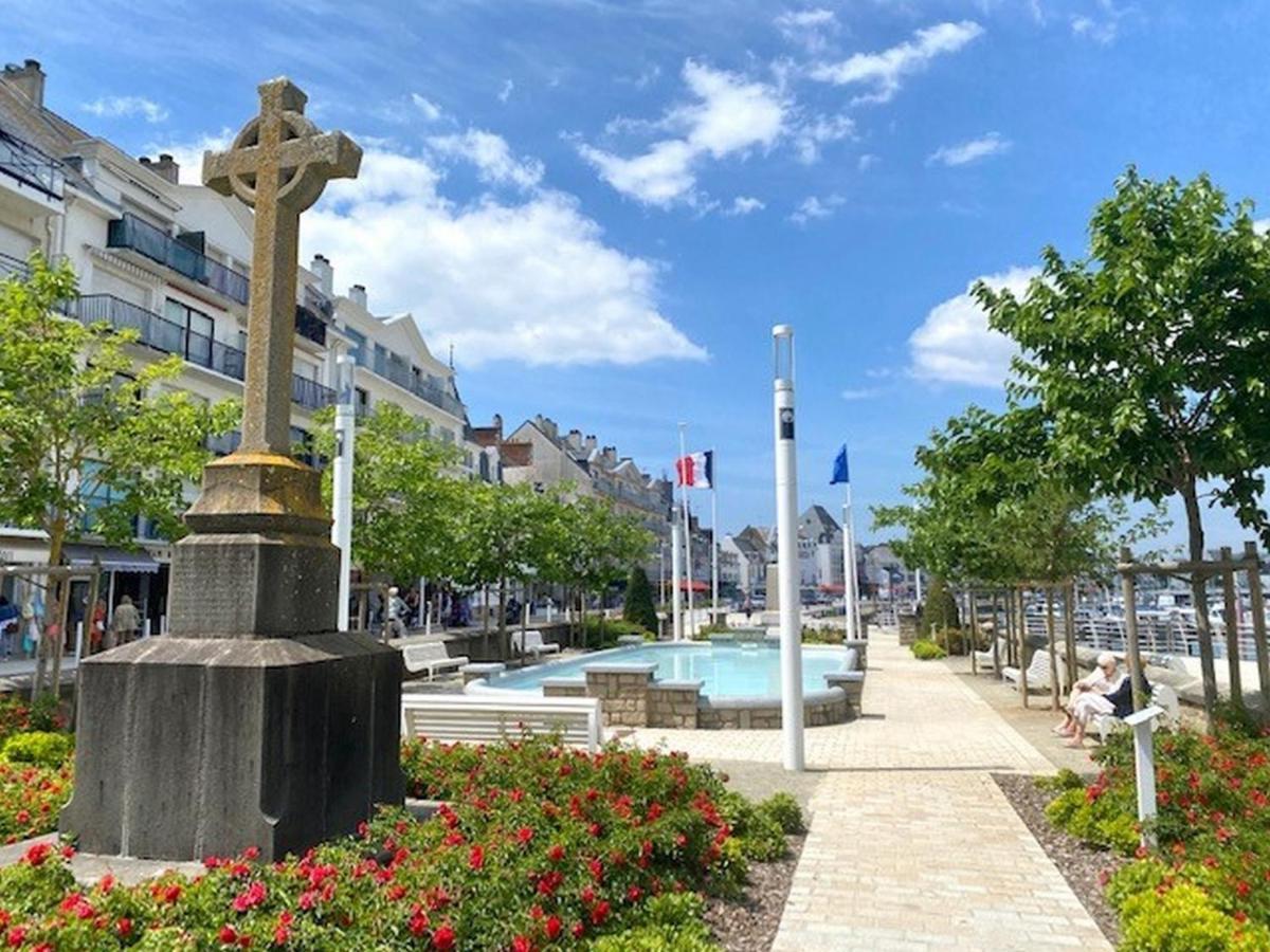 Detente Et Vue Sur Le Port Au Pouliguen Le Pouliguen Buitenkant foto